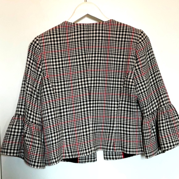 Cute cropped blazer with flared sleeves - Picture 3 of 3